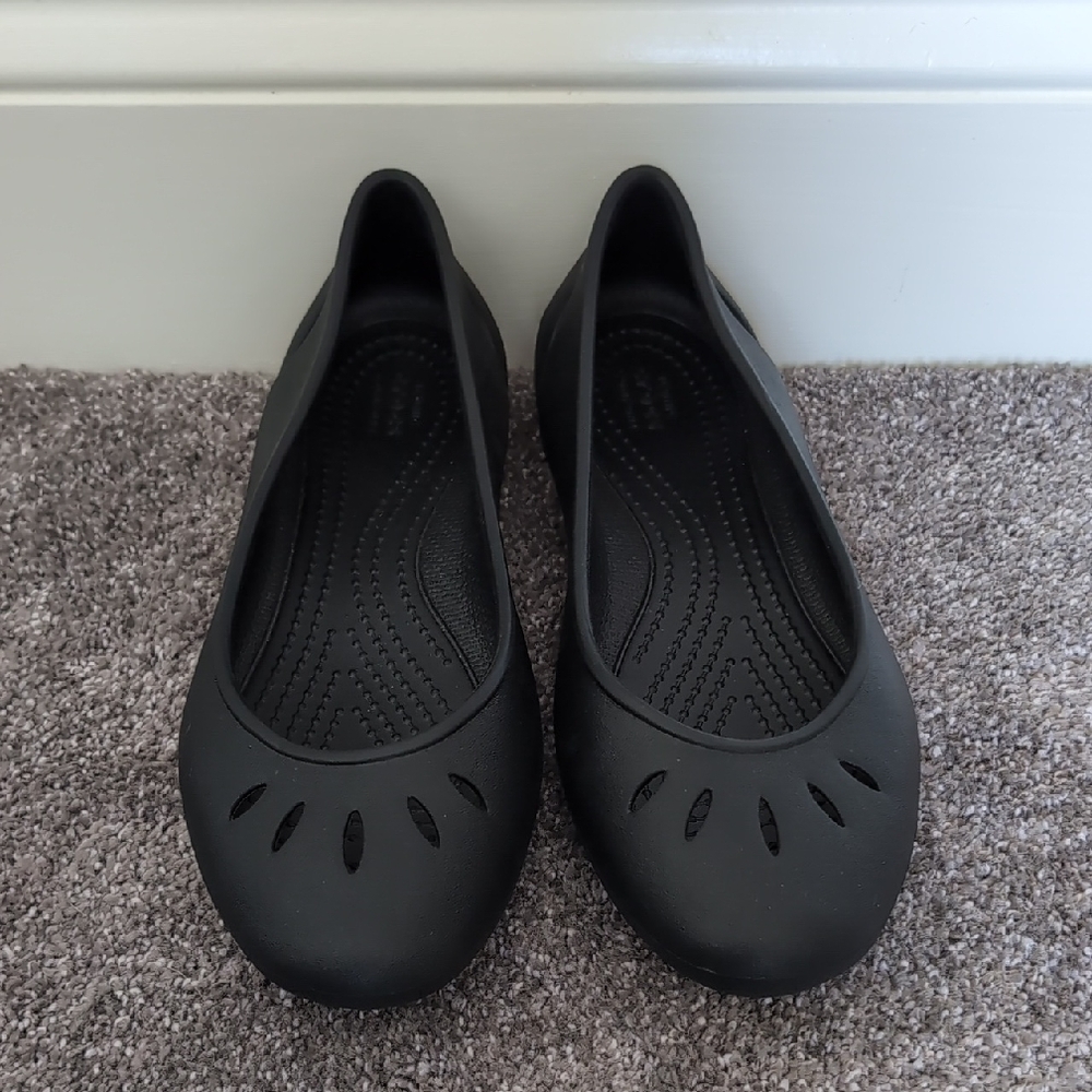 NWOT Crocs Flats